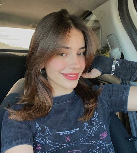 ebrarkrbkn adult actress photo