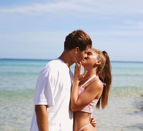 Alysa Ruppert xxx actress img