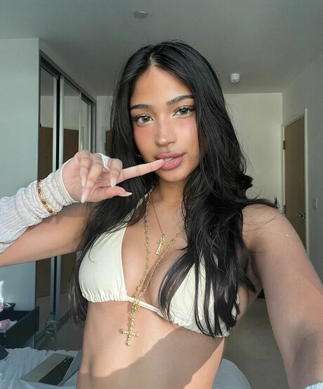 imanimalikaa pretty model image