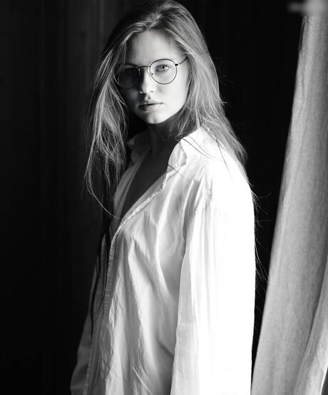 Affe auf Bike star nude picture