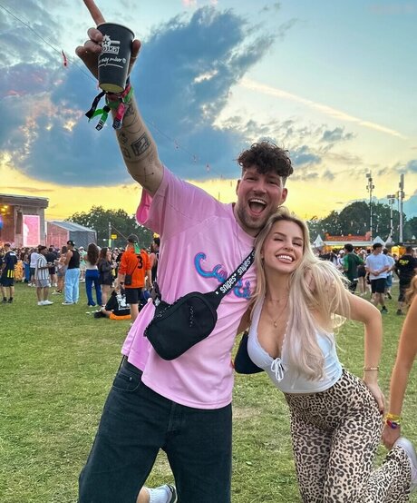 Lucia Leona xxx actress photo