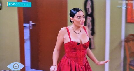 Leyla Lahouar naked model picture