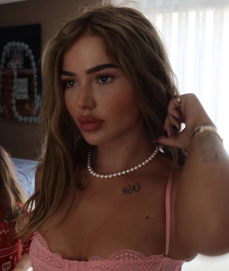 Loredana Zefi star erotic photos