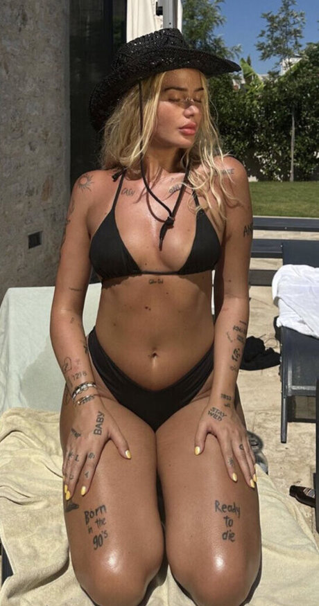 Loredana Zefi pornstar exclusive img