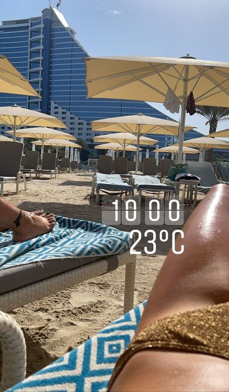 Loredana Zefi star art photos