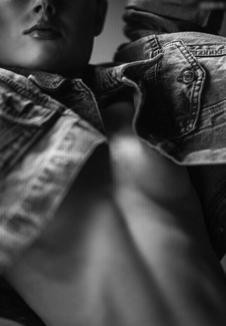 Marie Denise Schwarz nice model picture