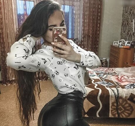 Tanya Kazeeva beautiful star img