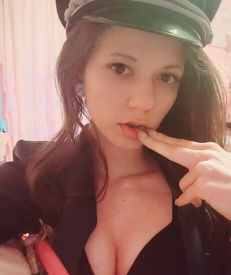 Ariel Harris xxx model pictures