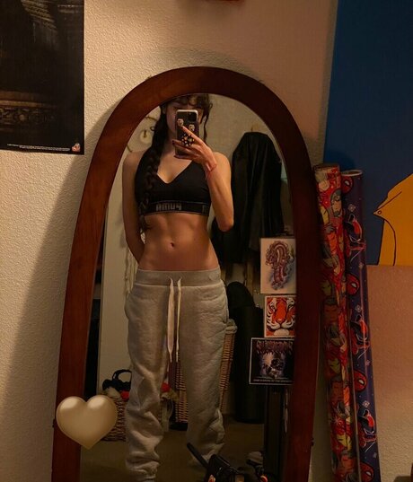 intrnlbleedin porn actress pic