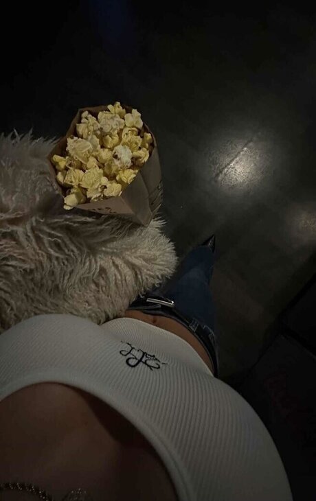 Merve zkan Profile pic