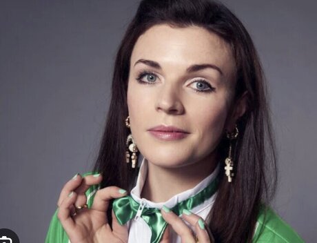 Taskmaster Women star sexy pics