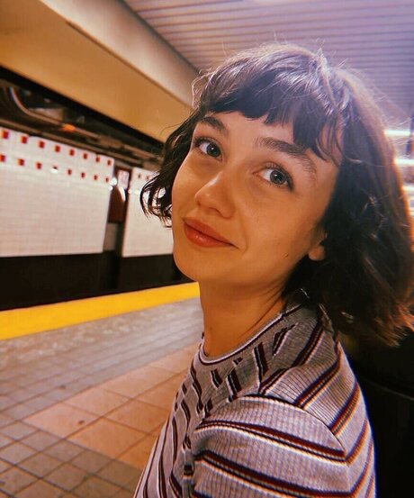 Sydney Chandler pornstar pretty photo