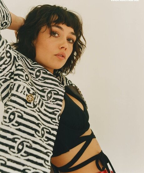 Sydney Chandler sex pornstar gallery