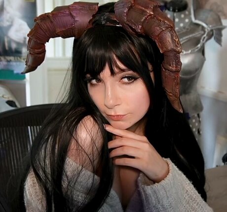 Misschalice art star images