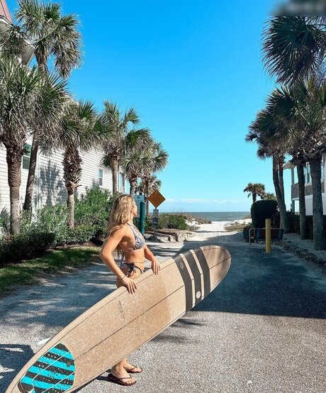 julie tirado art star img