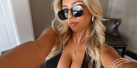 Arianna Felber model porn gallery