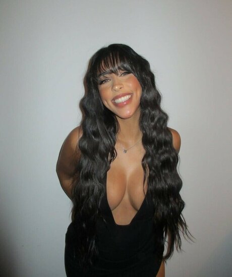 Alara Taneri nudes model pictures