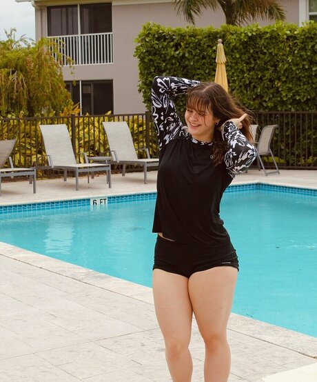 constant growth_ model beautiful pic