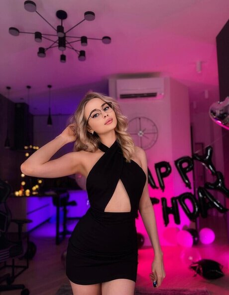 GloriaMatvien star free archive