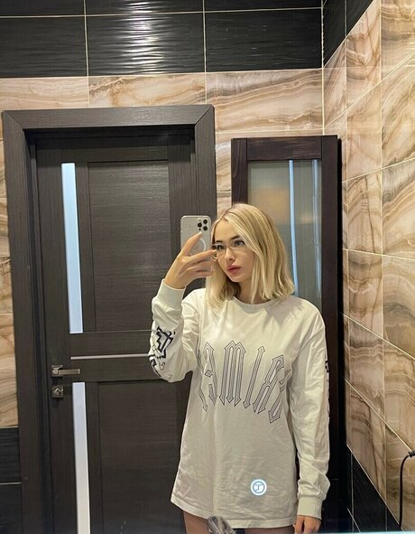 GloriaMatvien model exclusive archive