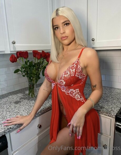 Madison Moss naked actress image