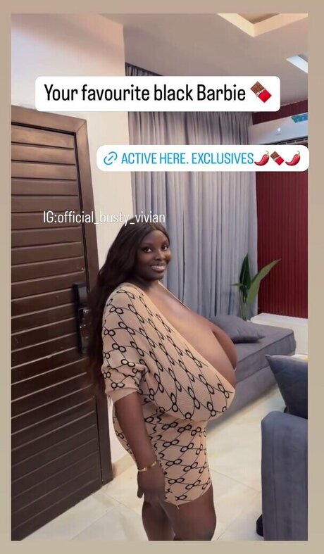 Busty Vivian nude model pic