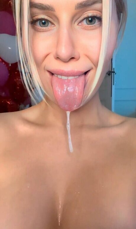 Sexy Su4ka model high quality pics