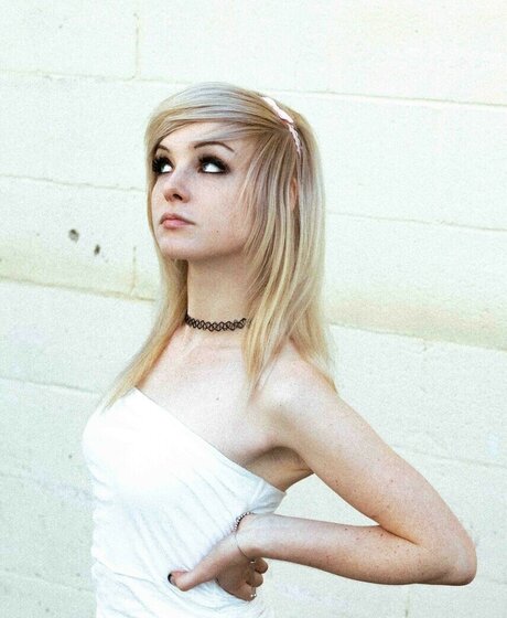 Shauna Dean Cokeland hd actress pictures