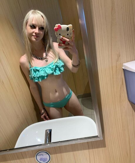 Shauna Dean Cokeland pornstar art galleries