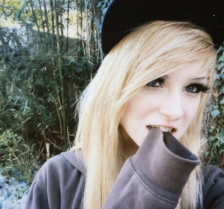 Shauna Dean Cokeland erotic actress archive