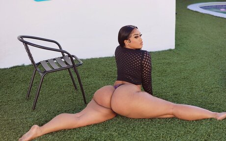 NyNyirene xxx actress gallery