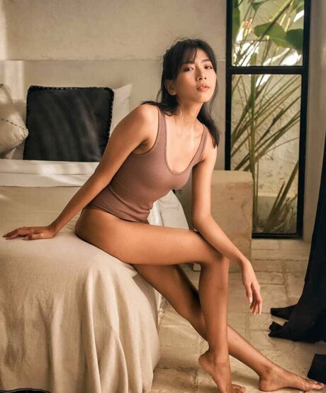 Momozaaa high quality model picture