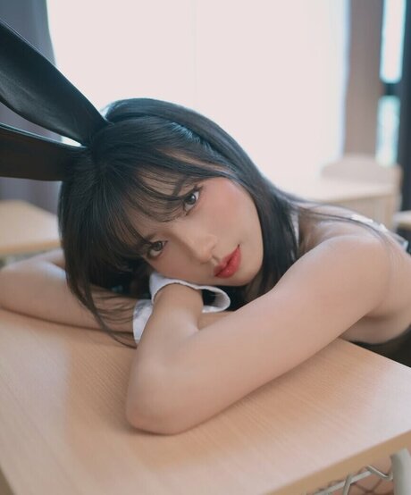 Momozaaa model adult pic