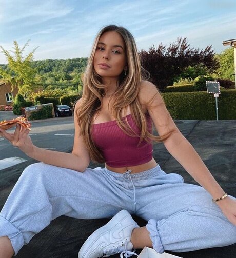 Zoe Liss xxx star archive