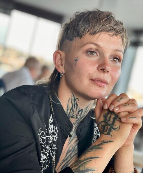 Edith Stehfest star sexy image