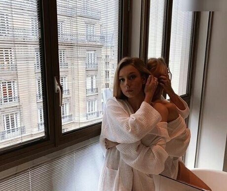 Ester Exp sito hd model pictures