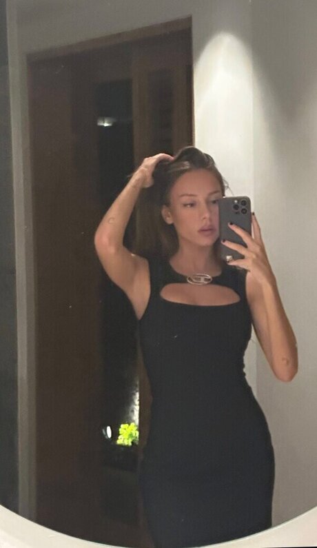 Ester Exp sito star high quality pic