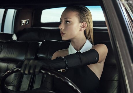 Ester Exp sito pretty model photo