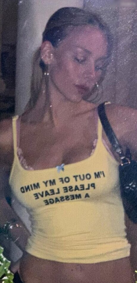 Ester Exp sito model nude picture