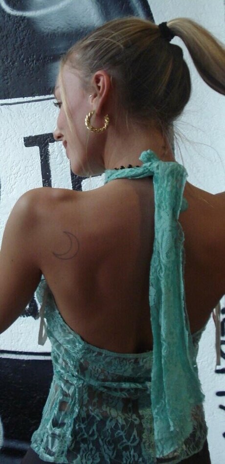 Ester Exp sito sex model images