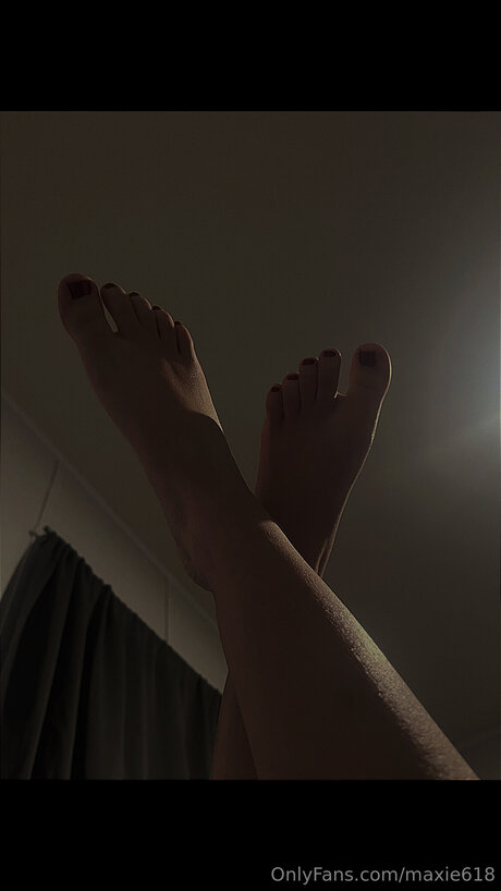 Maxie618 model beautiful galleries