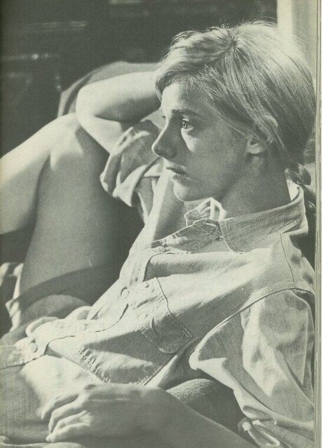 Sondra Locke model free pictures