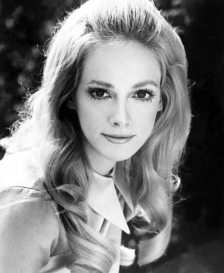 Sondra Locke star erotic image