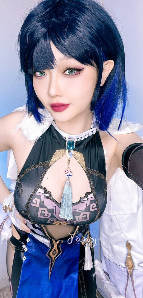 Faixvey nude actress pics