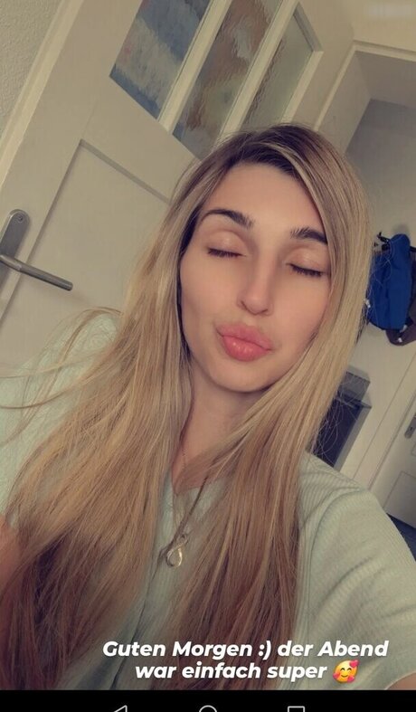 its sunny93 pornstar galleries