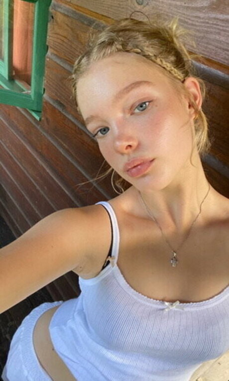 pdm clara nudes actress pictures