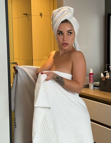 Love is alina_ pornstar sexy photos