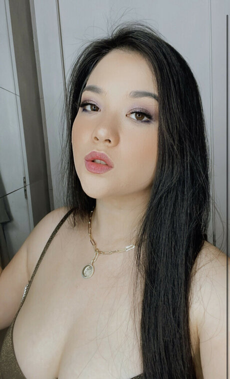Sonia Elsie ASMR sexy star photos