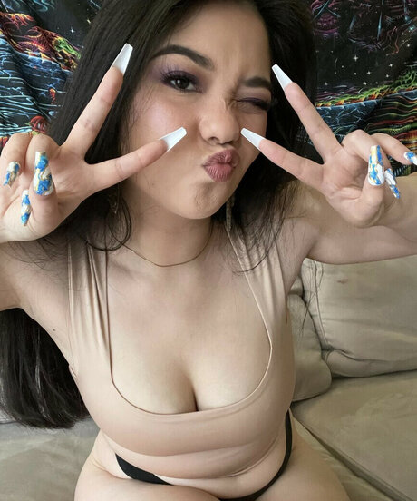 Sonia Elsie ASMR model nude pictures