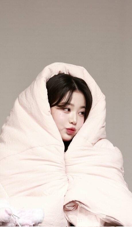 Jang Won young exclusive star pics